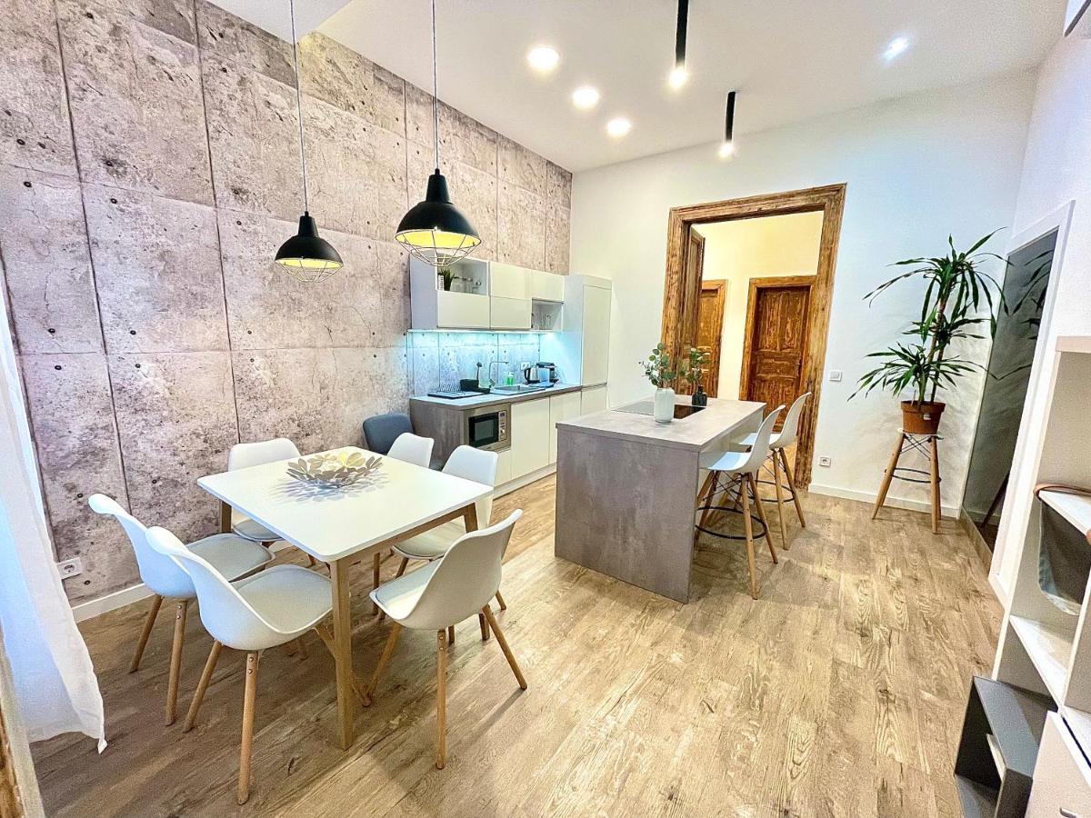 Dream Design Apartment - 3 Bedrooms & Finn Sauna Budapest Exterior photo